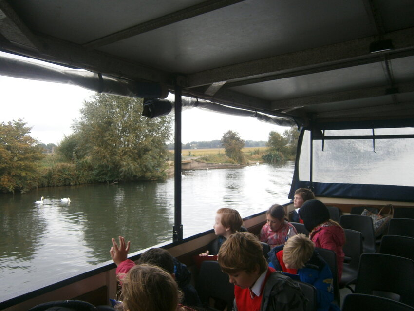 Image of Year 4 enjoy a trip on the river
